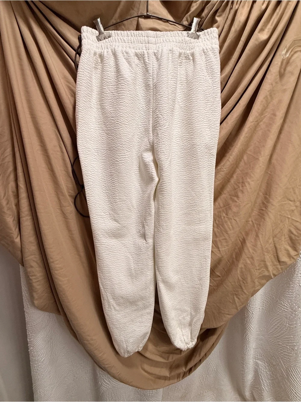 Aerie White Crinkle Seersucker Balloon Lounge Joggers with Smocked Waist